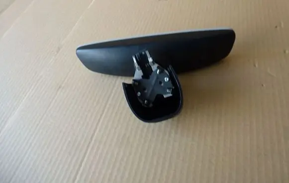 Rear view mirror (interior)