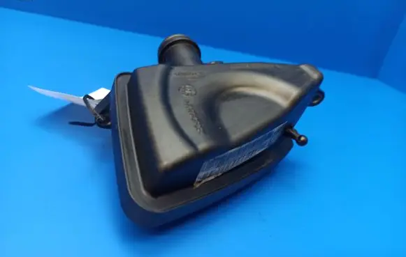 Mercedes-Benz E W211 Intake resonator A6421400087