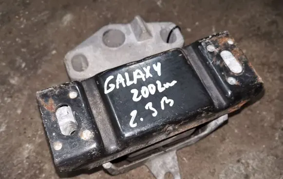 Ford Galaxy Engine mount bracket