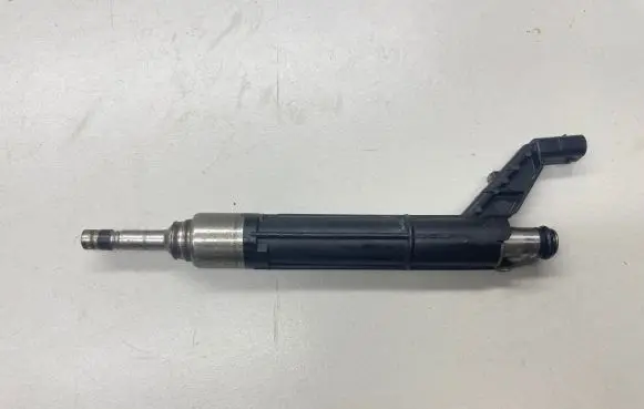 Porsche Cayenne (9PA) Fuel injectors set 06H906036T 021908440 06M906A02