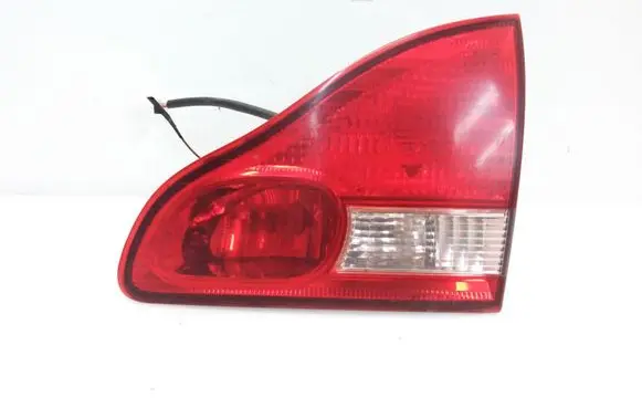 Toyota Avensis Verso Tailgate rear/tail lights