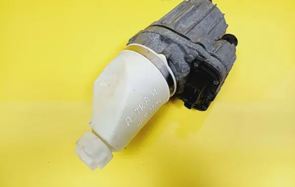 Opel Astra H Power steering pump 13292554