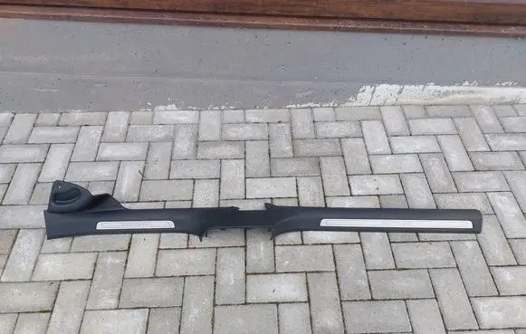 Front sill trim cover