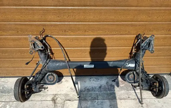 Lancia Ypsilon Rear axle beam with reductor 