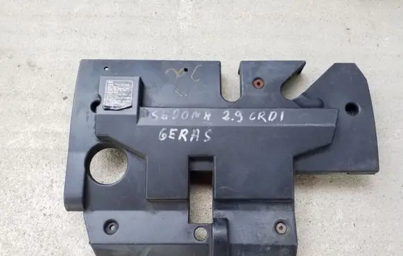 KIA Sedona Engine cover (trim) 04320