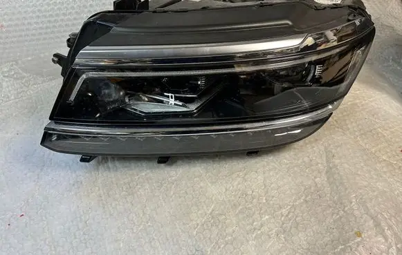 Volkswagen Tiguan Headlight/headlamp 5nb941081D