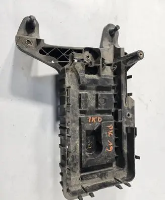 Skoda Yeti (5L) Battery box tray 1K0915333