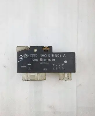 Volkswagen Golf III Coolant fan relay 1H0919506A 898659