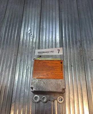 Nissan X-Trail T30 Airbag control unit/module 988208H405