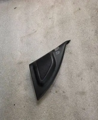 Front door high frequency speaker