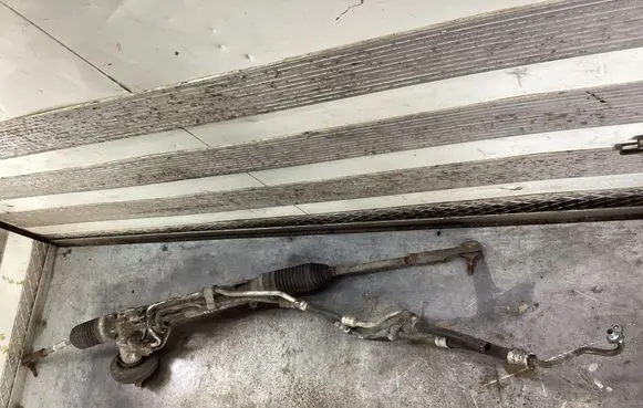 Citroen C4 I Picasso Steering rack 6820000084
