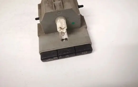 Windscreen/window heater switch