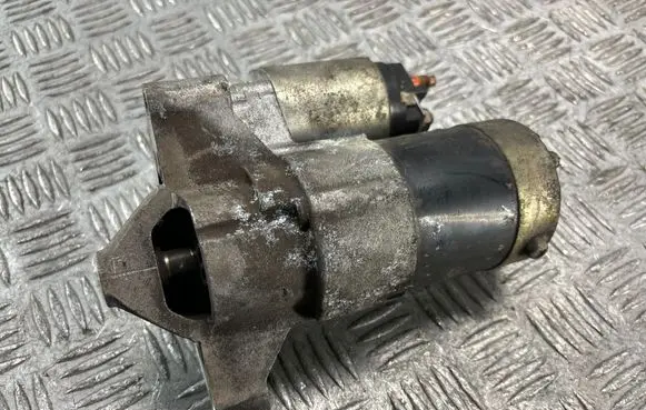 Peugeot 607 Starter motor M000T85381