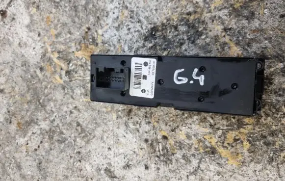 Volkswagen Golf IV Electric window control switch 1J4959857
