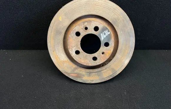 Volkswagen Golf IV Front brake disc