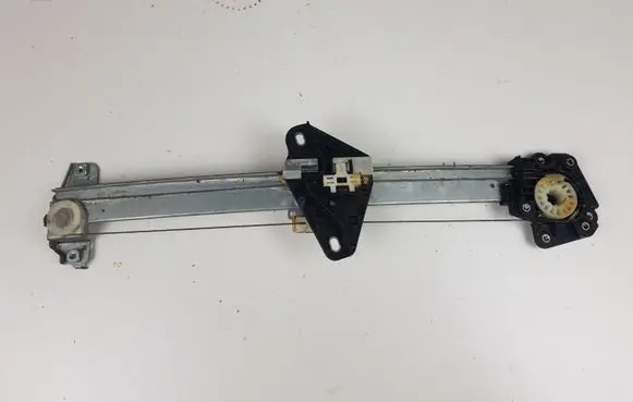 Honda Civic Rear window lifting mechanism without motor