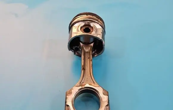 Toyota Avensis T270 Piston IMPRK1523983