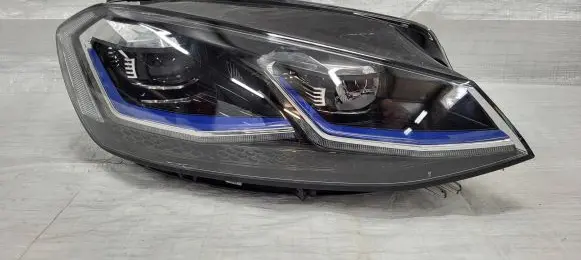 Volkswagen Golf VII Headlight/headlamp 5G1941082B