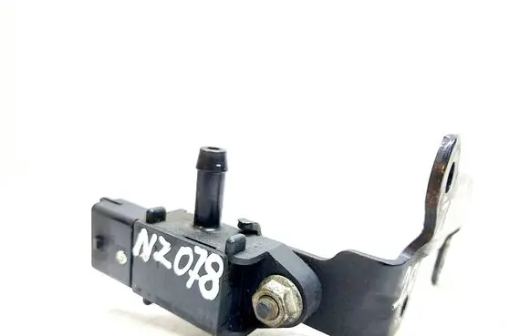 Opel Zafira C Vacuum valve 55566127