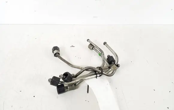Fuel injector supply line/pipe