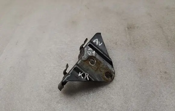 Toyota Avensis T250 Headlight/headlamp mounting bracket 5208205020