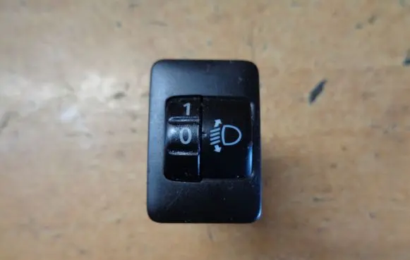 Mitsubishi Space Star Light switch