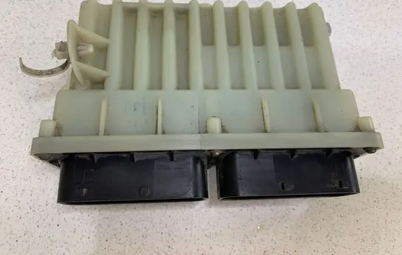 Opel Astra H Fan control module 24456733 15427111