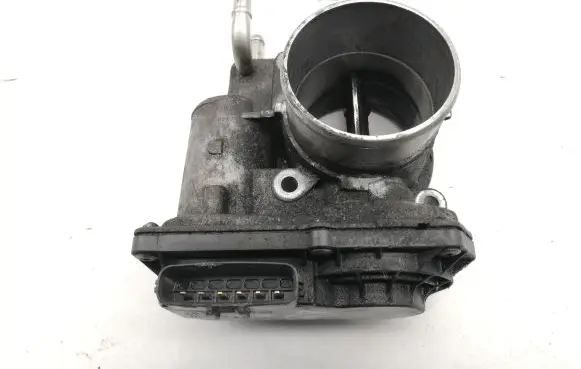 Toyota Avensis T270 Throttle valve 261000R020