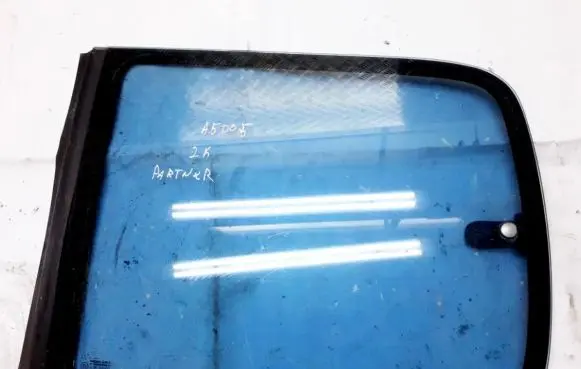 Peugeot Partner Rear side window