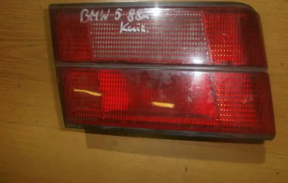 BMW 5 E34 Tailgate rear/tail lights 1384011l 8769r23