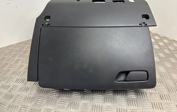 Audi A3 S3 8V Glove box 1104875X