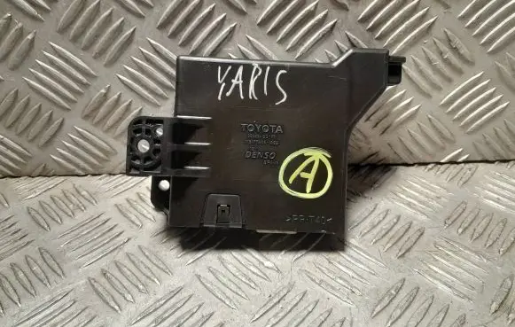 Toyota Yaris Other control units/modules 886500D170 MB1776001802