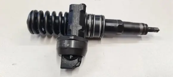 Skoda Fabia Mk1 (6Y) Fuel injector 038130073AG 0414720215 PDB016