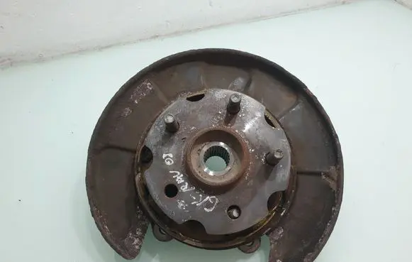 Toyota RAV 4 (XA30) Rear wheel hub