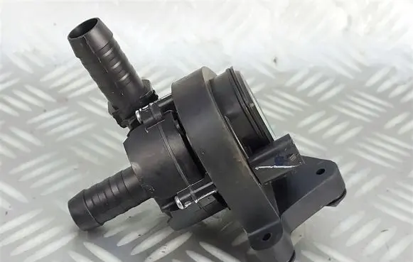 Ford Kuga III Water pump LX61-8C506-HBG