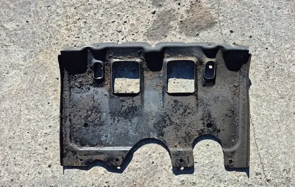 Jeep Cherokee Engine splash shield/under tray