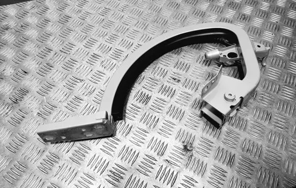Audi A3 S3 8V Tailgate/trunk/boot hinge 8V5827302