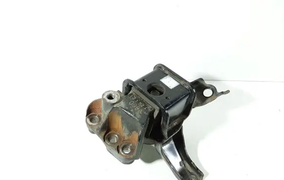 Toyota Yaris Engine mount bracket 111124099A
