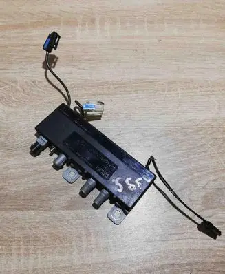 BMW 7 E38 Aerial antenna amplifier 8352774