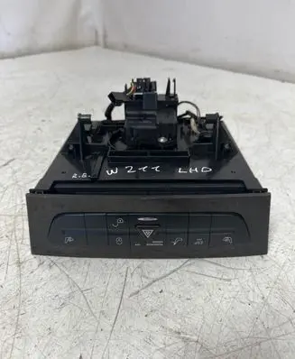 Mercedes-Benz E W211 CD/DVD changer 2116800572
