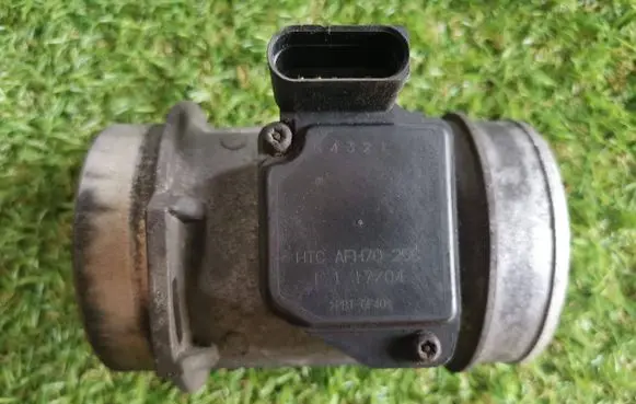 Audi A4 S4 B6 8E 8H Mass air flow meter AFH7025C PB1GF40 11704