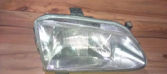 Renault Scenic I Headlight/headlamp nenustayta