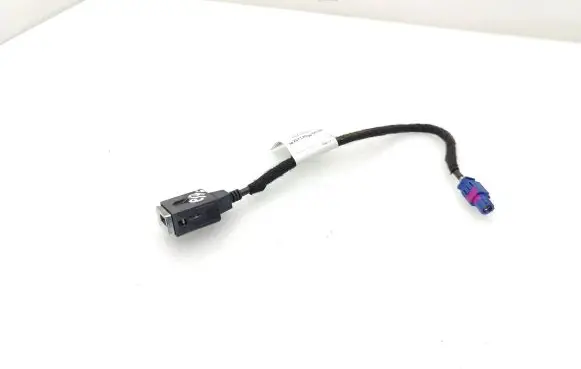 Peugeot 308 USB socket connector 9826717080 LD5P110319C5