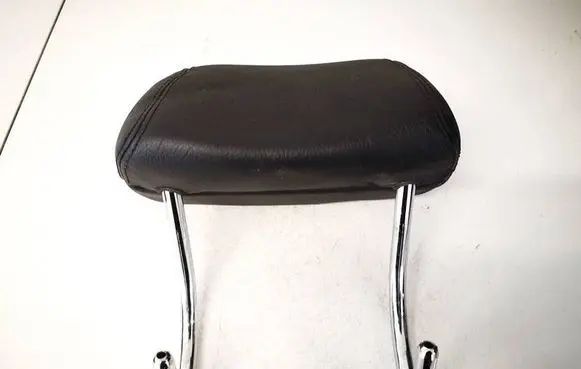 Mercedes-Benz S W221 Front seat headrest