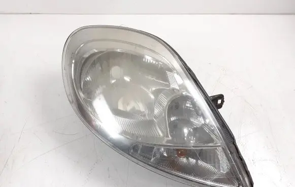 Opel Vivaro Headlight/headlamp 8200701356 93859830