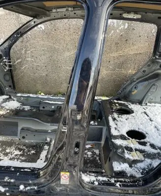 Volkswagen Tiguan Pillar (middle) 
