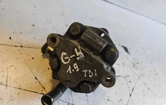 Volkswagen Golf IV Power steering pump 1J0422154A