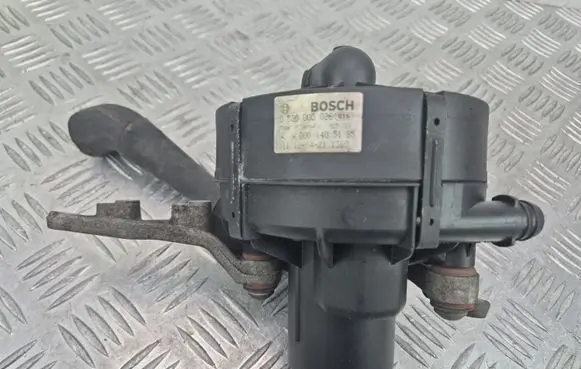Mercedes-Benz E W212 Secondary air pump A0001405185 0580000026