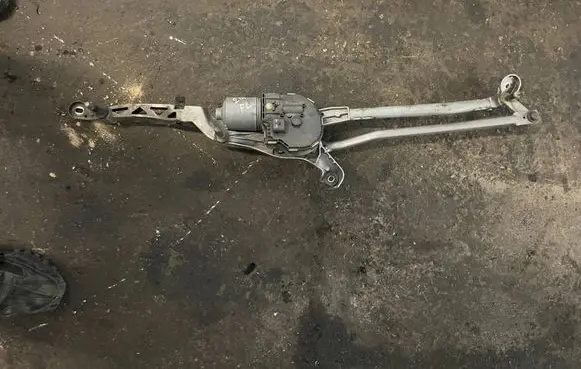 Mercedes-Benz E W212 Front wiper linkage and motor A2128201240 3397021442 1409152
