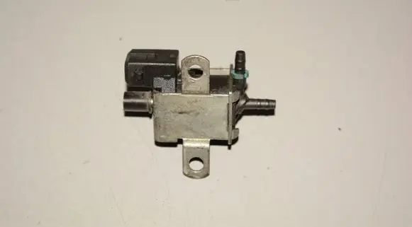 BMW X5 E53 Turbo solenoid valve 1742711